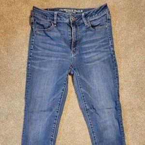 American Eagle Women's 6R Distressed Super High Rise Jegging (28x27.5")